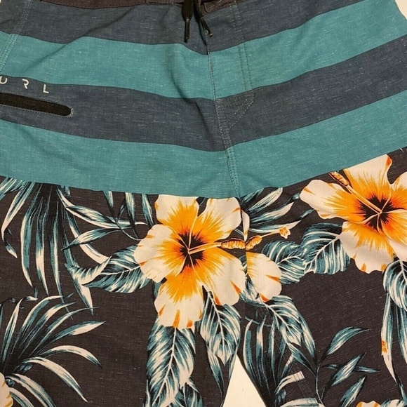 Rip Curl Mirage The Ultimate Board Shorts Floral Hawaiian Summer Size 27 - Picture 7 of 8